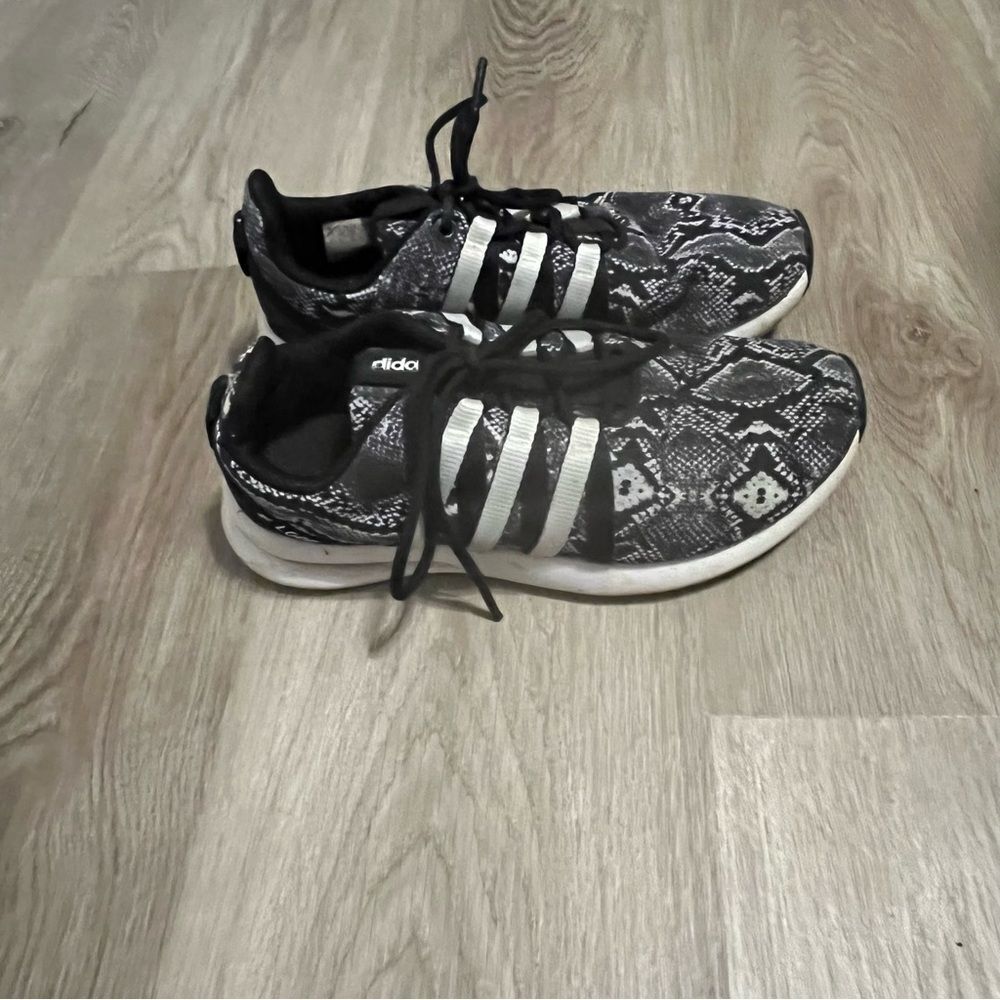 Adidas Black & White Snake Print Patterned Running Shoes - Picture 10 of 11